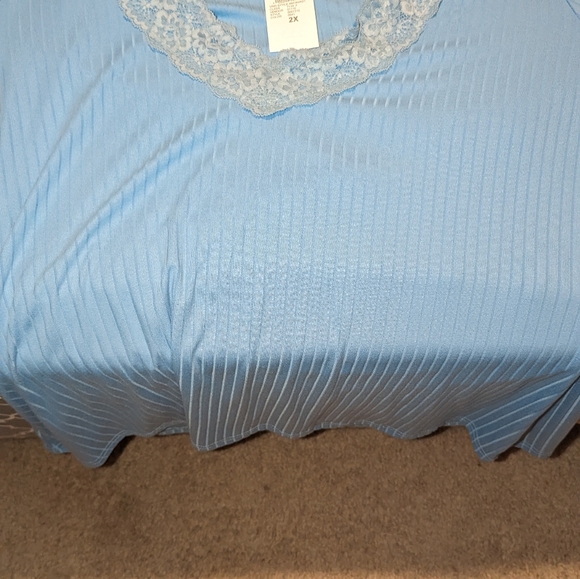 Women's plus size shirt - Picture 5 of 6
